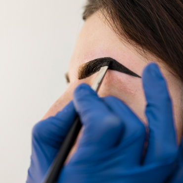 Henna pudrowa – ile czasu utrzymuje się na brwiach?