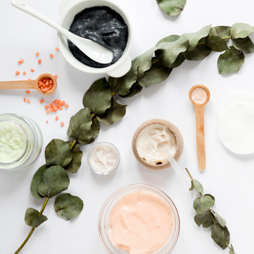 Jak prawidłowo łączyć składniki aktywne w kosmetykach do twarzy?