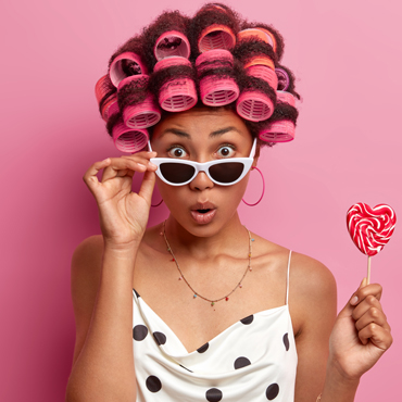 Jak założyć wałki i papiloty na włosy?